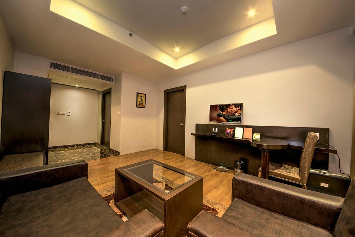 The Fern Residency Kolkata Hotel Room photo