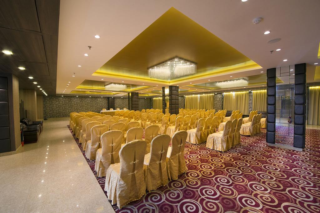 The Fern Residency Kolkata Hotel Exterior photo