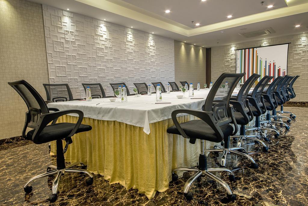 The Fern Residency Kolkata Hotel Exterior photo